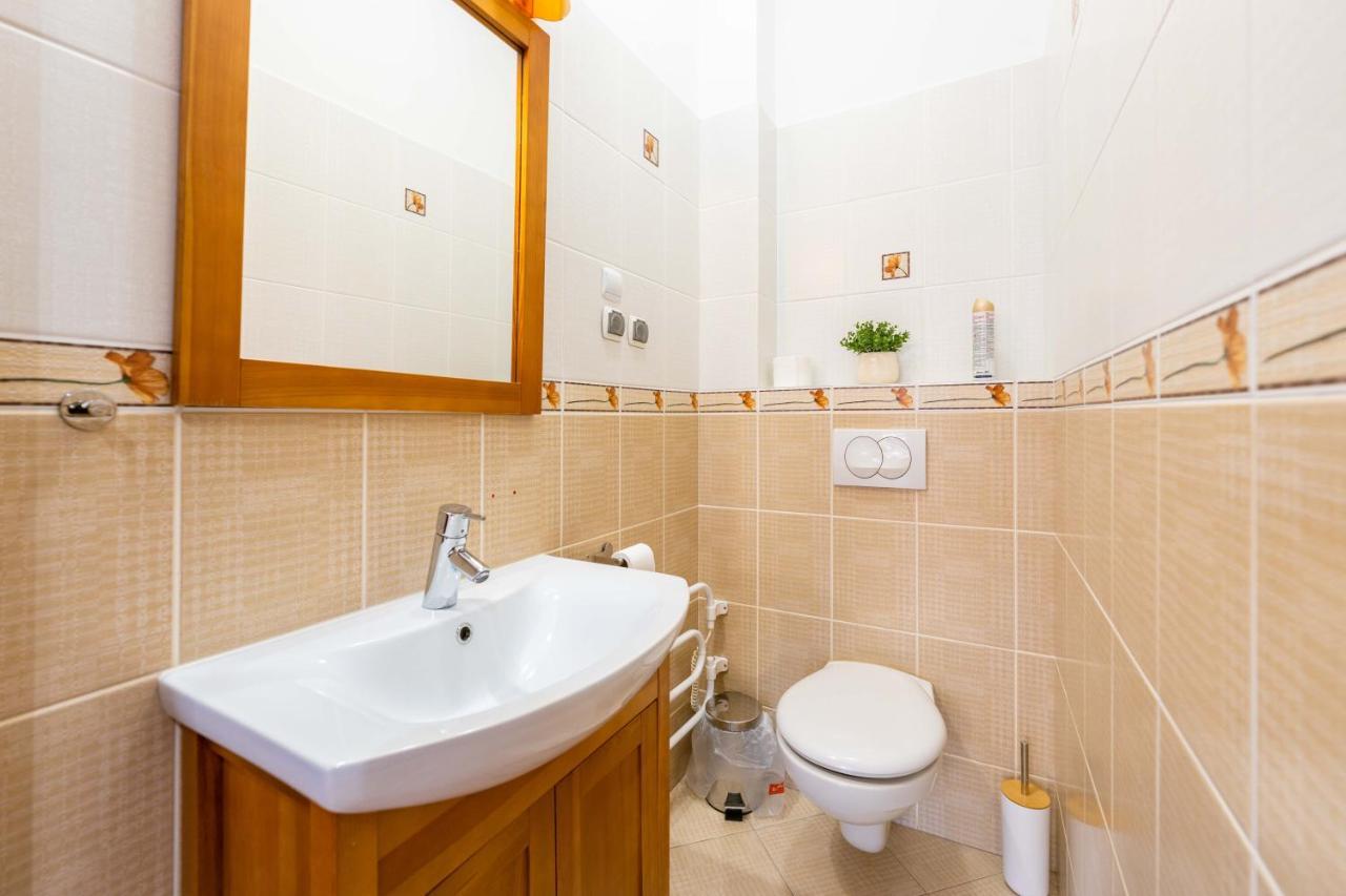 Bukowy Z Bilardem Apartment *
