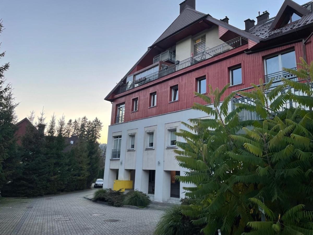 Bukowy Z Bilardem Apartment